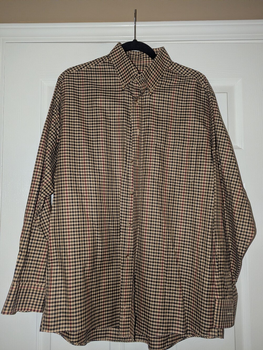 Jos. A. Bank Men's Small-Check Button-Down Shirt in Beige and Black